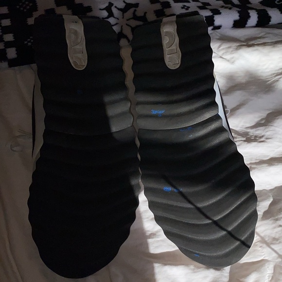 Men’s Nike Shoes - Picture 3 of 7